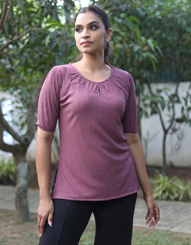 Fashion Frontiers Keyhole Detailed Rib Top