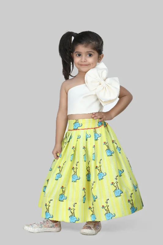 Glamorous Fashion Offers Pre-Order: White Top with Printed Skirt