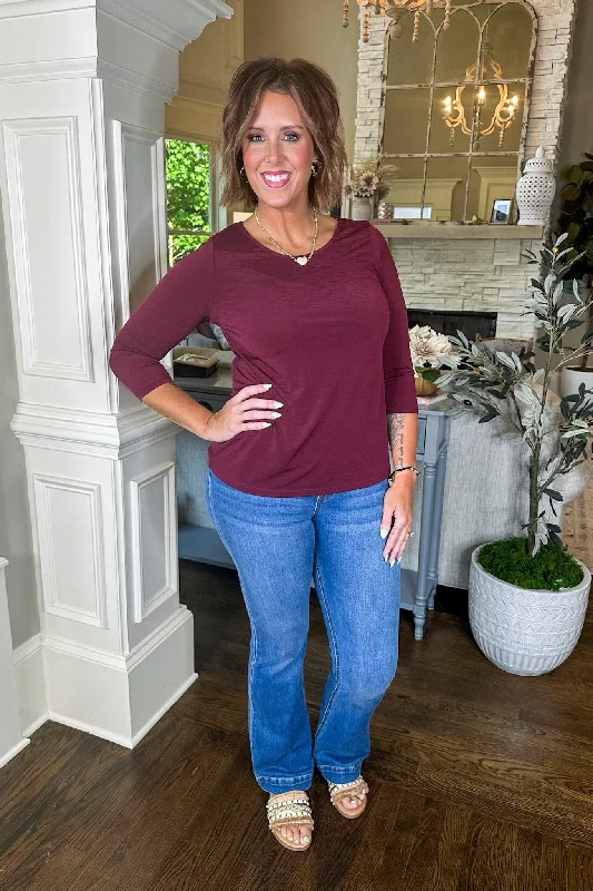 Easy Elegance Sales The Alivia Round Neck Solid Top in Wine