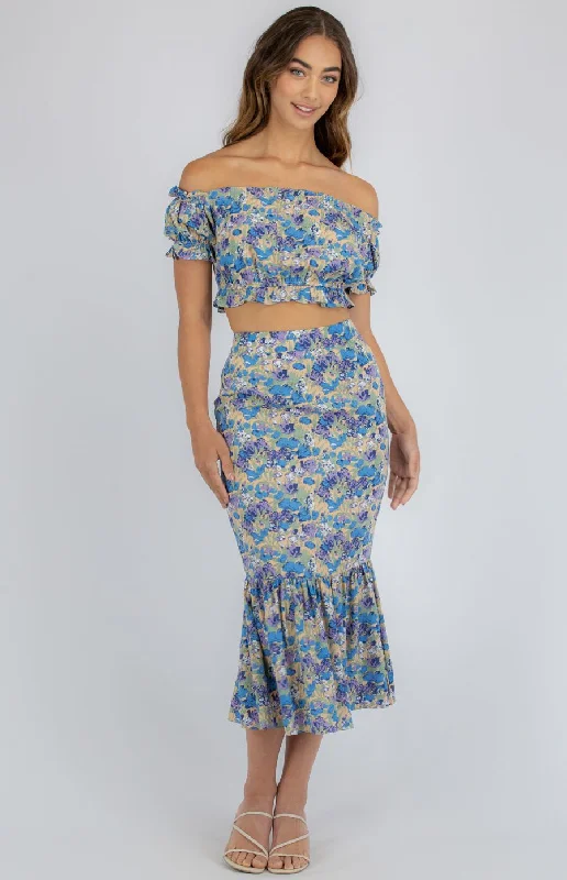 Unleash Your Trend Driven Style Printed Set With Off The Shoulder Top And Fishtail Skirt perfect for Summer Unleash Your Trend Driven Style Printed Set With Off The Shoulder Top And Fishtail Skirt perfect for Summer