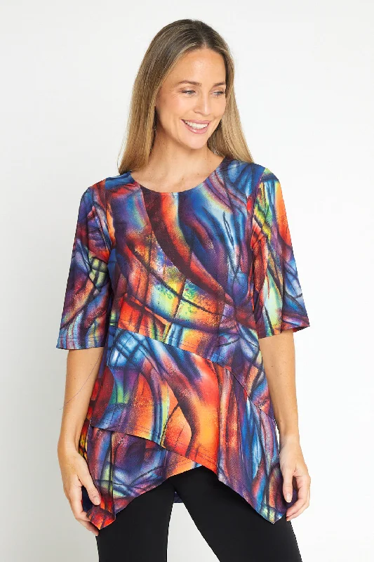 Trend Alert Judith Top - Dark Rainbow