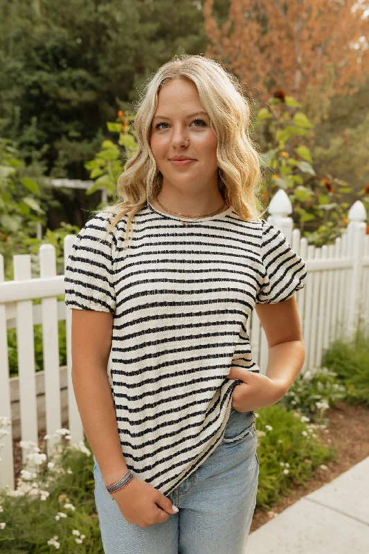 Sophisticated Street Style Offers Jessie Top-Cream/Black