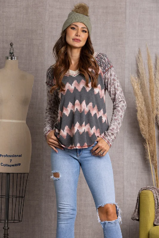 Holiday Attire Sale MULTI ZIG ZAG PRINT V-NECK TOP-TT3700B