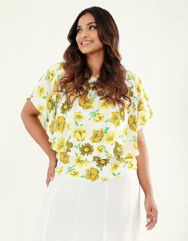 Explore What's New Printed Round Neck Poncho Top