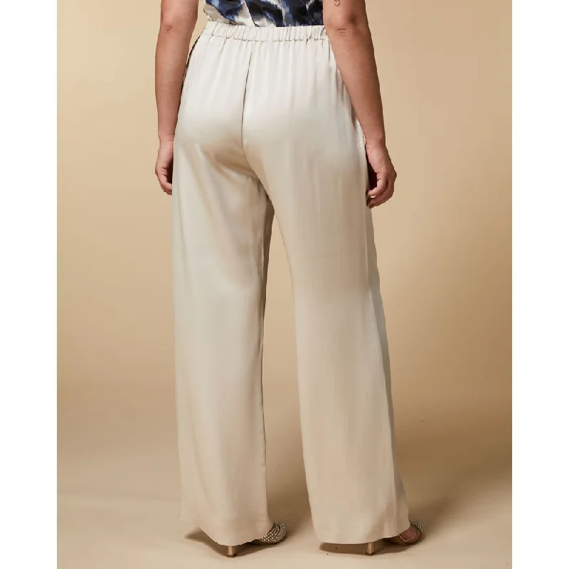 Trendy Women's Apparel for All Seasons REGALO